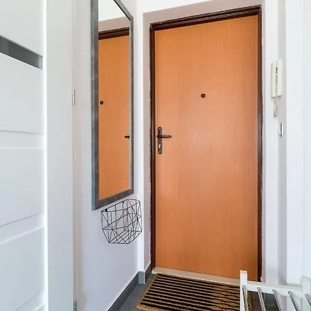 Przytulne Studio Dla 2 Osob W Centrum Warszawy By Rent Like Apartment Warsaw