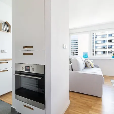 Przytulne Studio Dla 2 Osob W Centrum Warszawy By Rent Like Apartment Warsaw